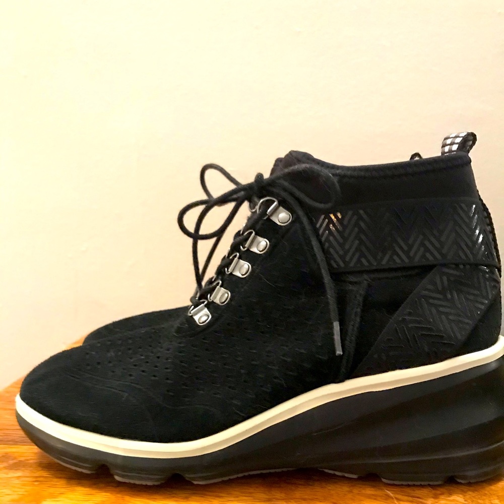 Jambu wedge walking shoe